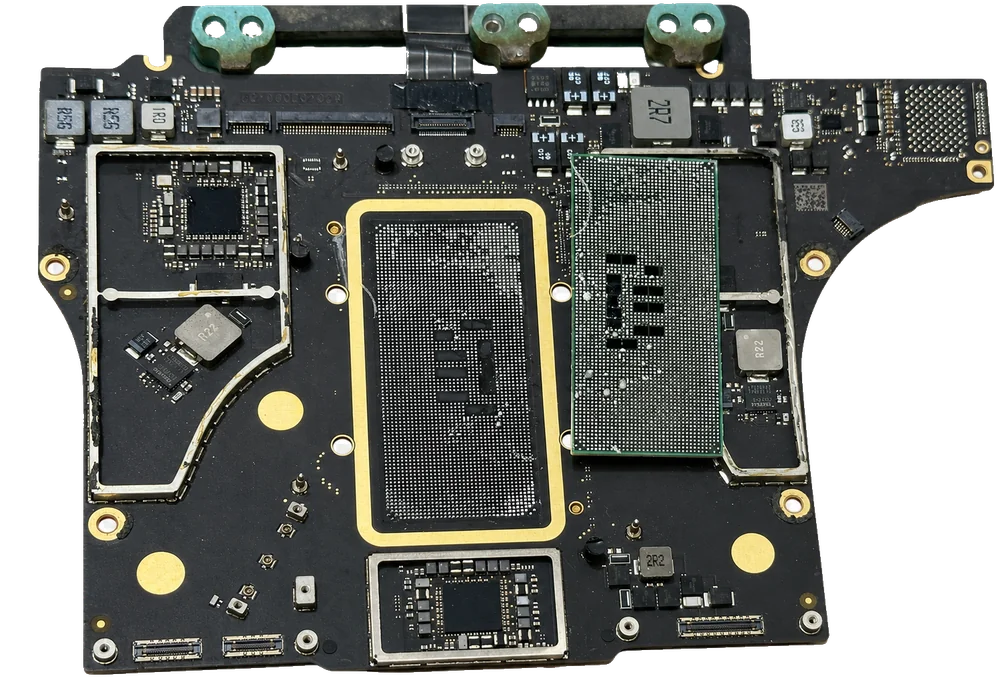 Mainboard MacBook Apple Silicon đã tách CPU khỏi ổ BGA (ô vàng ở giữa) để cứu dữ liệu tại VNIT