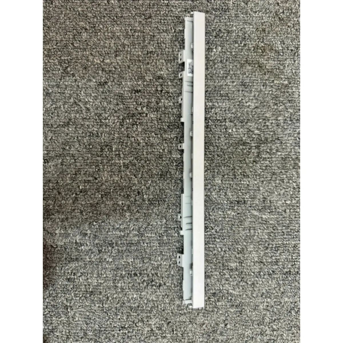 Thanh che bản lề laptop Lenovo Ideapad S340-14 S340-14IWL S340-14API S340-14IIL AP2GK000210 Bạc
