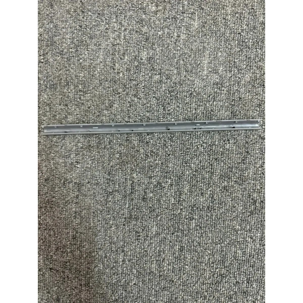 Thanh che bản lề laptop Lenovo IdeaPad Slim 5-14IAH8 83BF Bạc