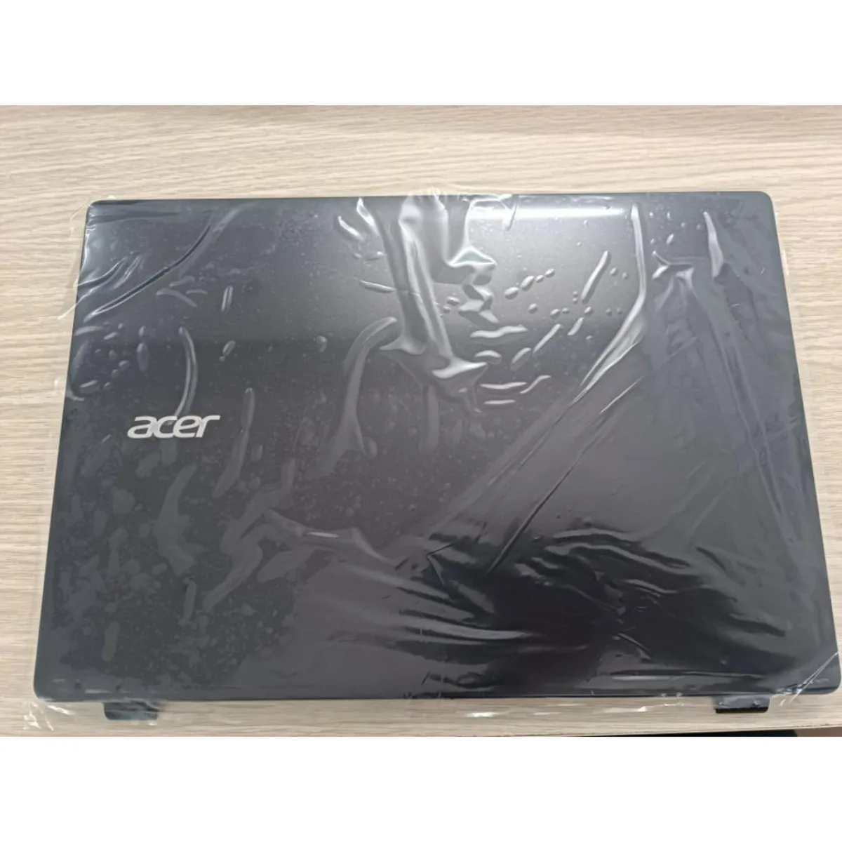 Vỏ mặt A laptop ACER P246 MÀU ĐEN